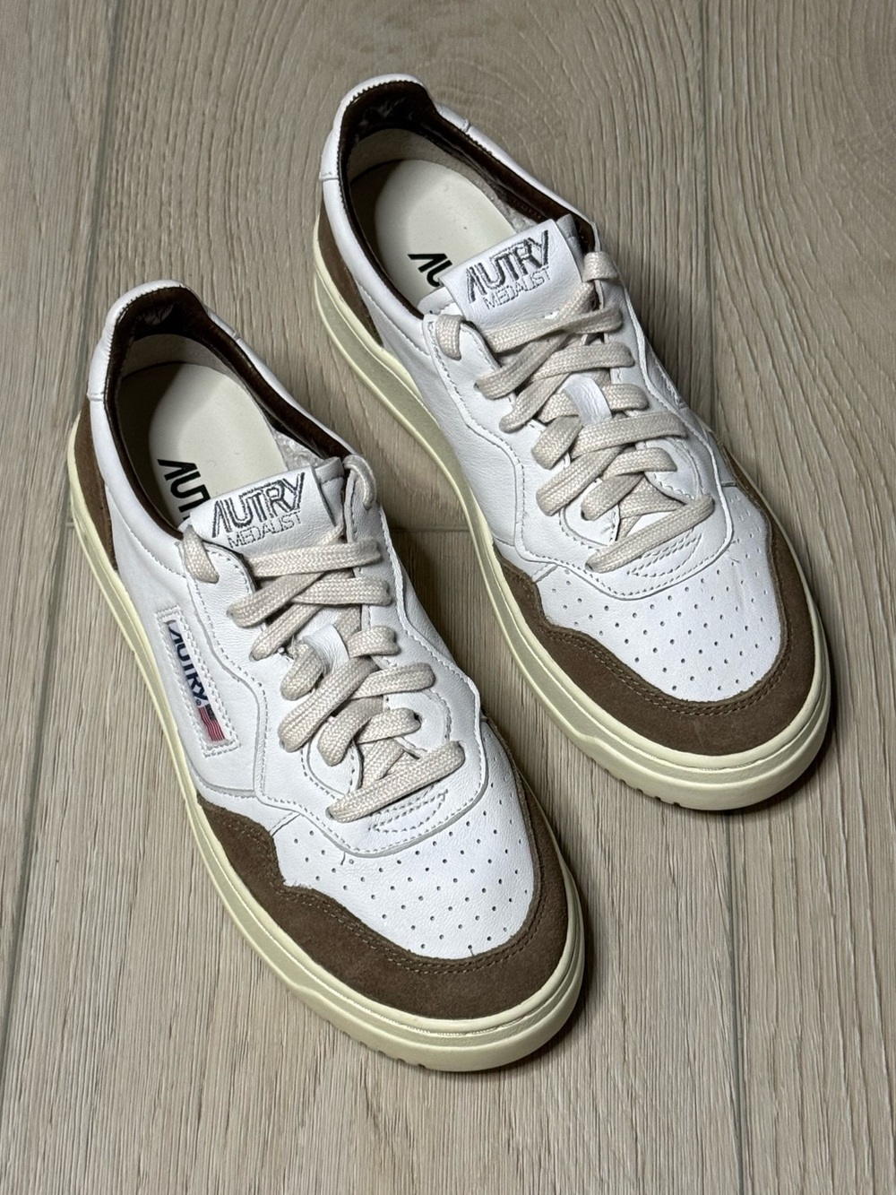 Autry Medalist Low White Taupe Leather Suede Retro Sneakers EU 38 US 8 - Picture 2 of 11
